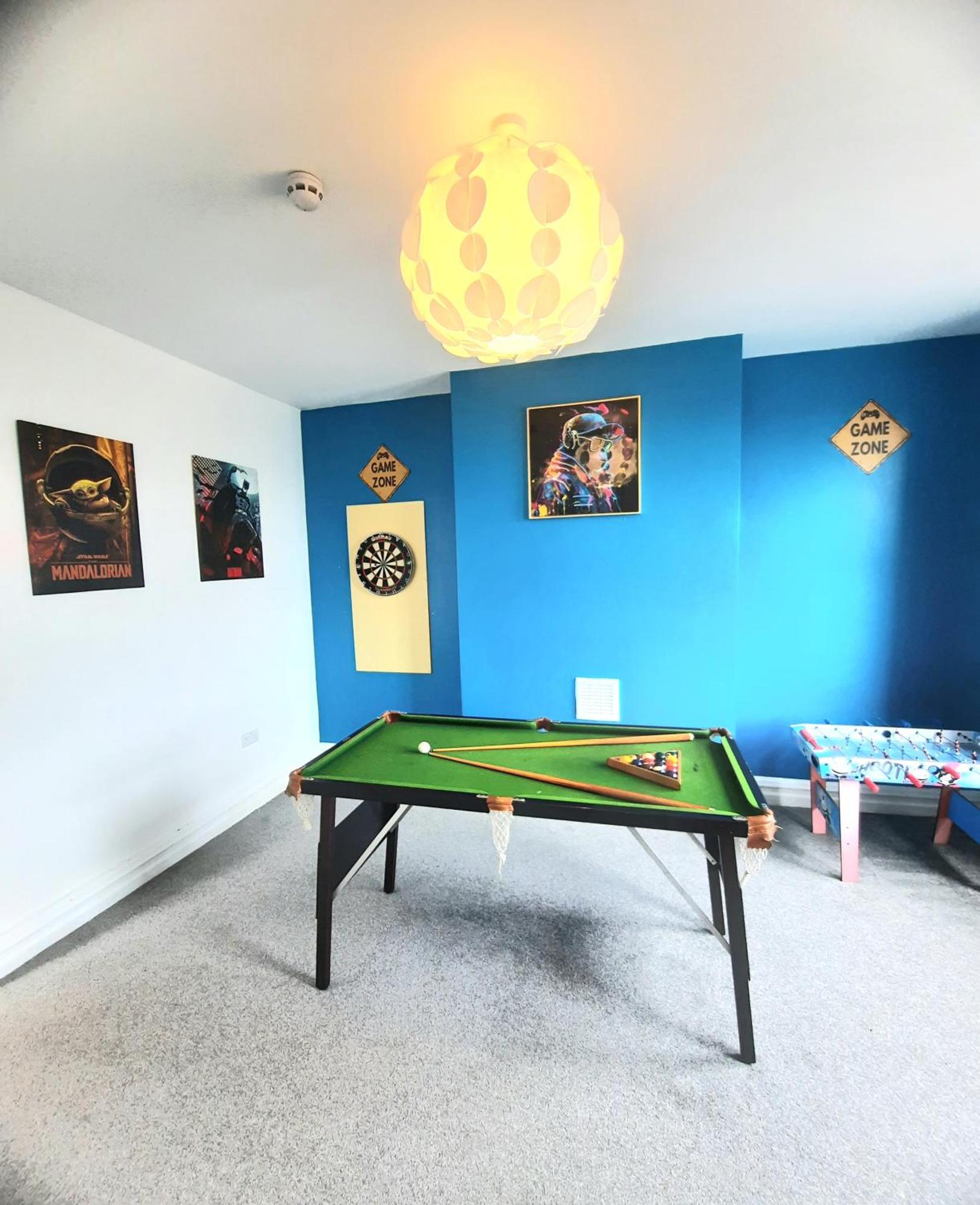 Home In Woodhouse, Leeds,Free 4 Car Parking,Free Wifi Exterior foto
