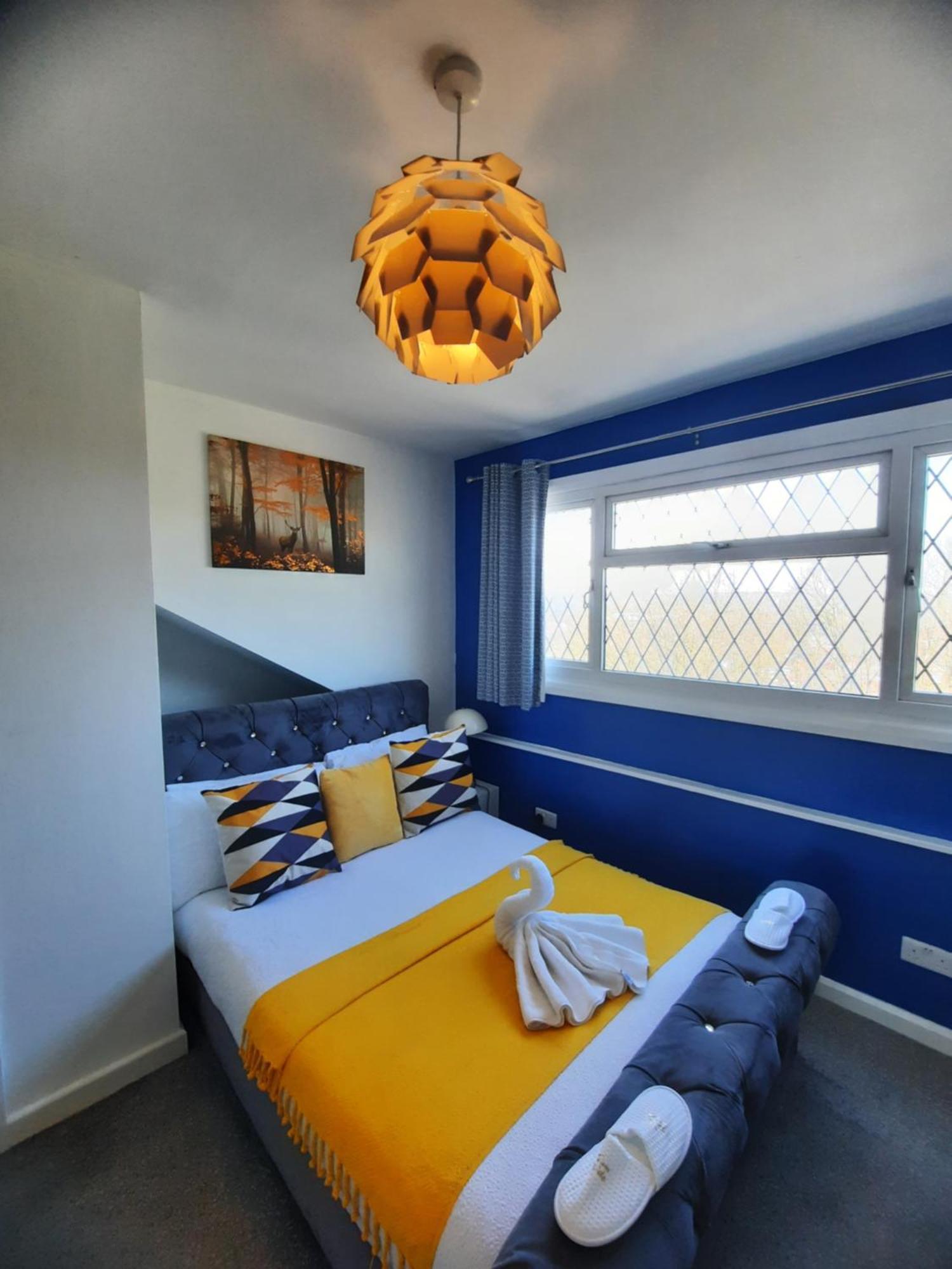 Home In Woodhouse, Leeds,Free 4 Car Parking,Free Wifi Exterior foto